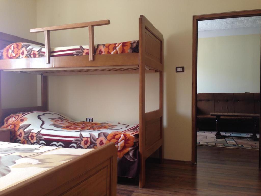 شكودر Alpbes Theth Guesthouse الغرفة الصورة